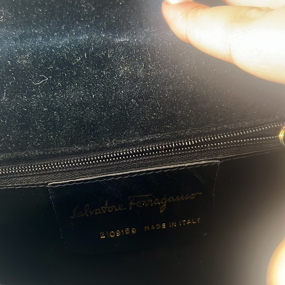AUTHENTIC SALVATORE FERRAGAMO PURSE - Picture 2 of 3